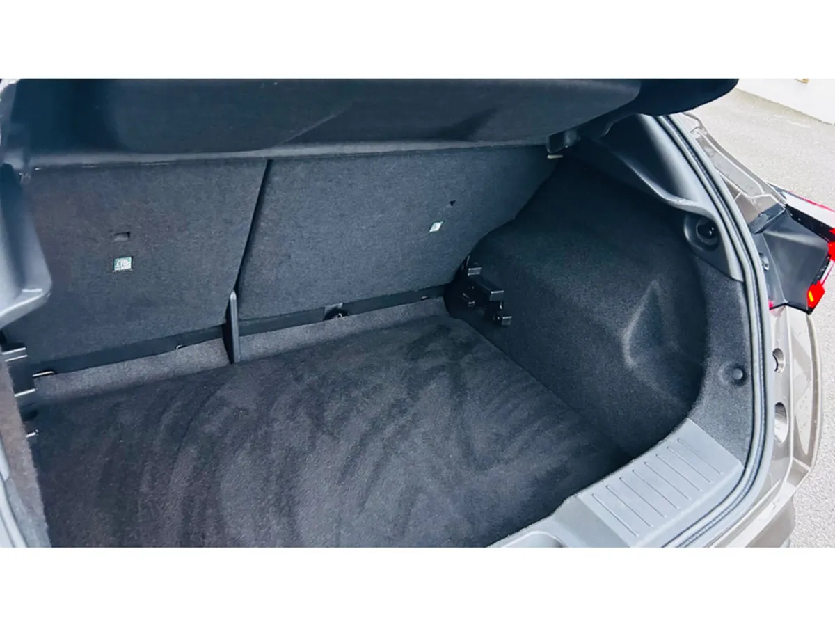 Nissan Juke HIGHEST SPEC LOW MILEAGE 4 REVERSE CAM - Image 4