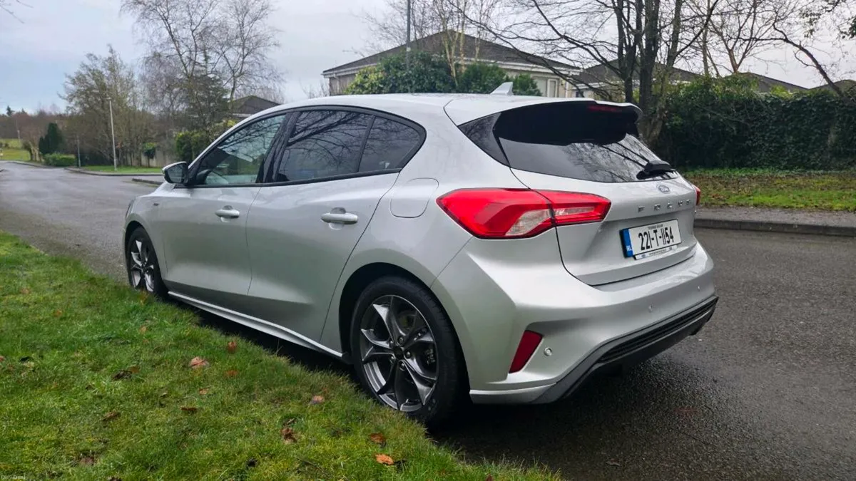 Ford Focus STline 221 - Image 3