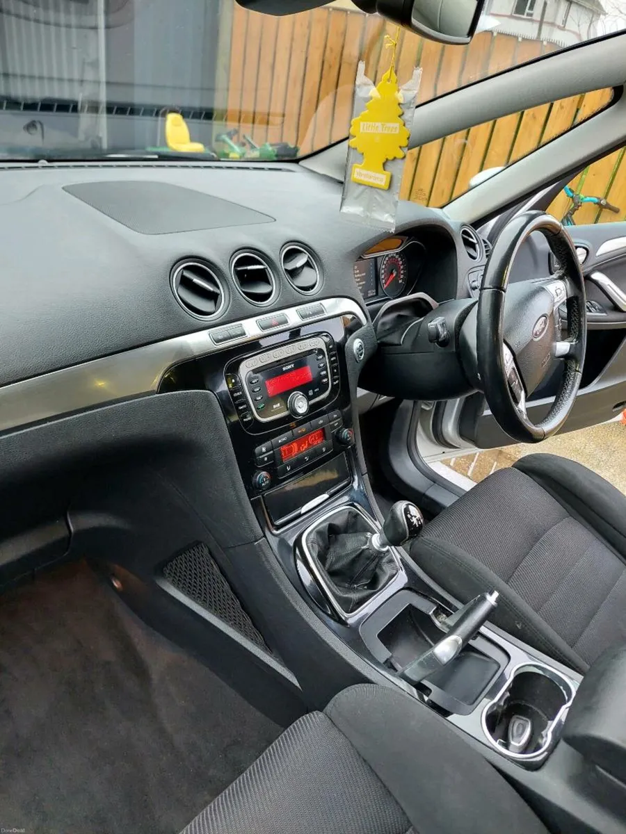 2013 s max 2.0l Titanium - Image 2