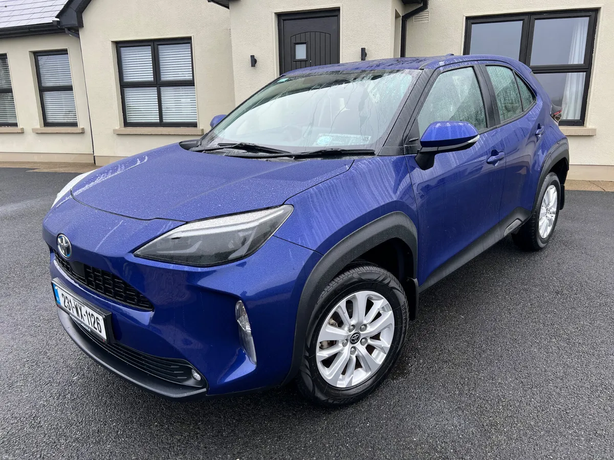 2023 Toyota Yaris Cross Luna 1.5 Hybrid Auto - Image 2