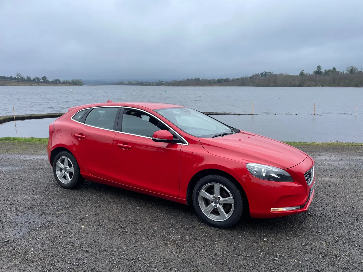 Volvo V40 D2 1.6 diesel 2014 nct 1/27 - Image 1