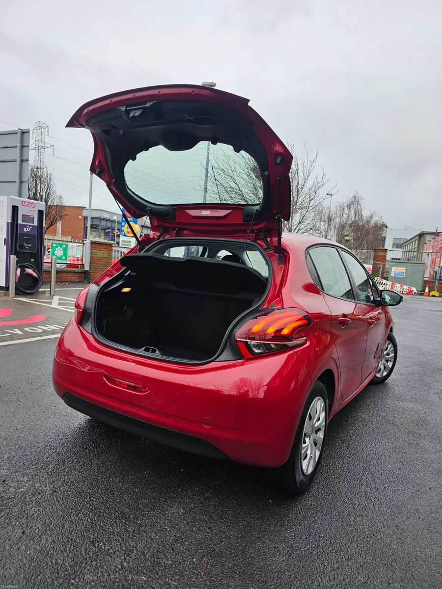 Peugeot 208 2015 Automatic - Image 2