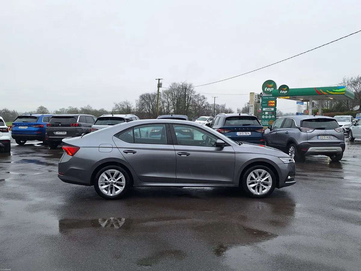 Skoda Octavia 2.0 TDI *High Spec/Camera/App Connec - Image 3