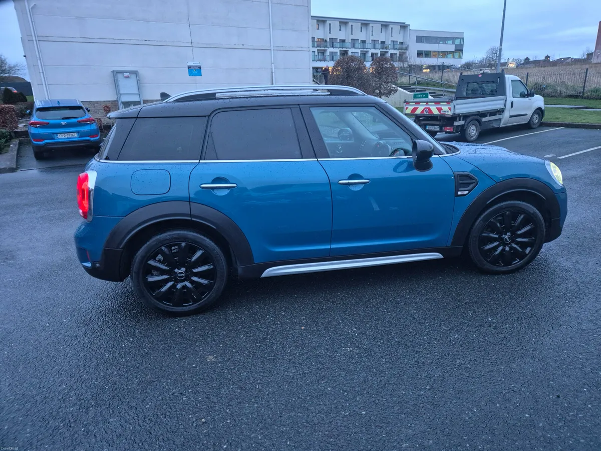 Mini Cooper 2017 Automatic Crossover.Diesel - Image 2