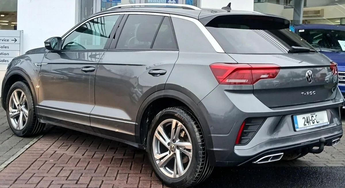 Volkswagen T-Roc R-Line 2.0 TDI M6F 116HP **REAR V - Image 3