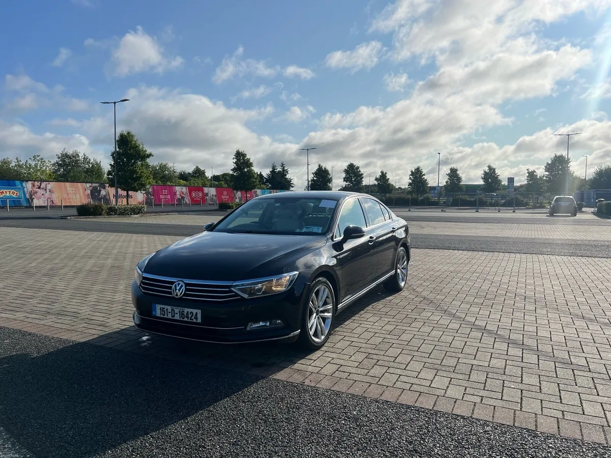 VW Passat 1.6 TDI Highline-Black-Cream Interior - Image 2