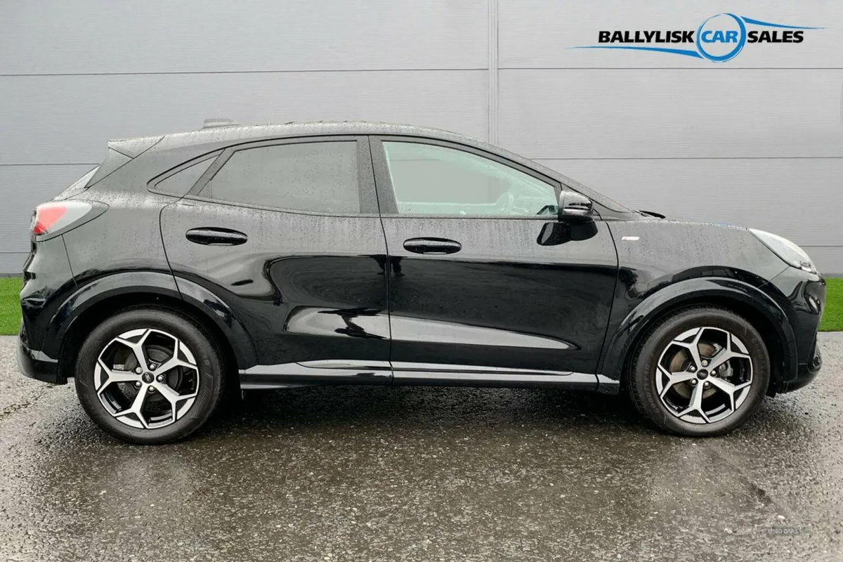 Ford Puma 1.0T 125PS ST-Line in Black with 8K - Image 3