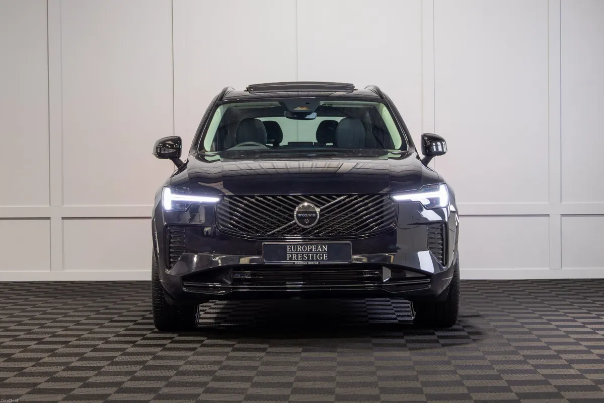 2025 Volvo XC90 T8 Plus Dark Theme 7 Seater - Image 2