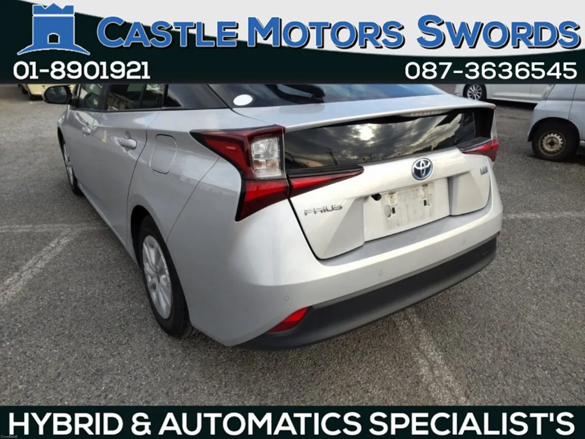 Toyota Prius COMING SOON // APPLE CAR PLAY // ANDR - Image 2