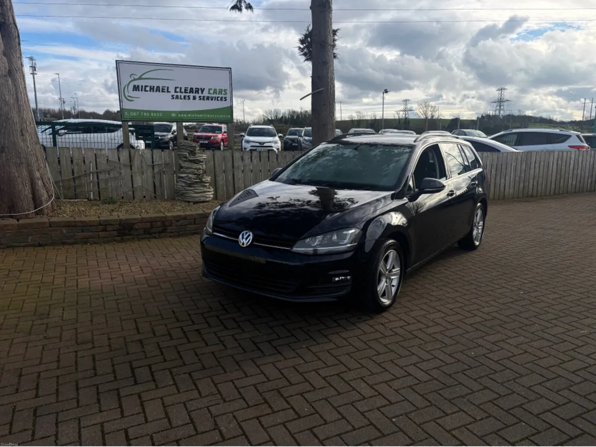 Volkswagen Golf Automatic estate - Image 3