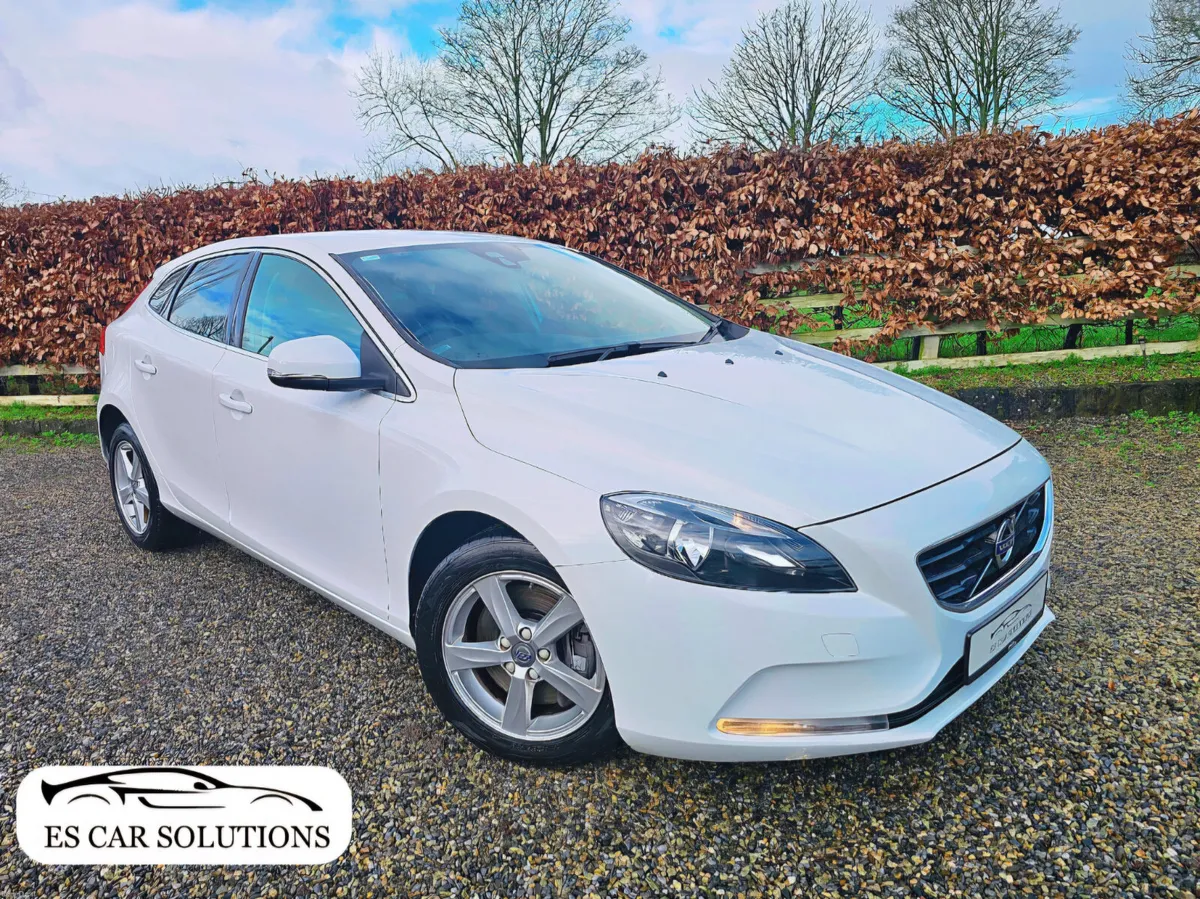 161 Volvo V40 Auto LUX Edt New NCT Only 35K Miles - Image 3