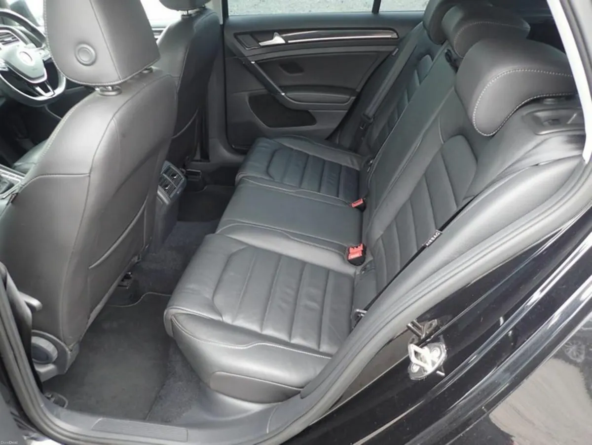 Volkswagen Golf 142 1.4 TSI Highline - Image 4