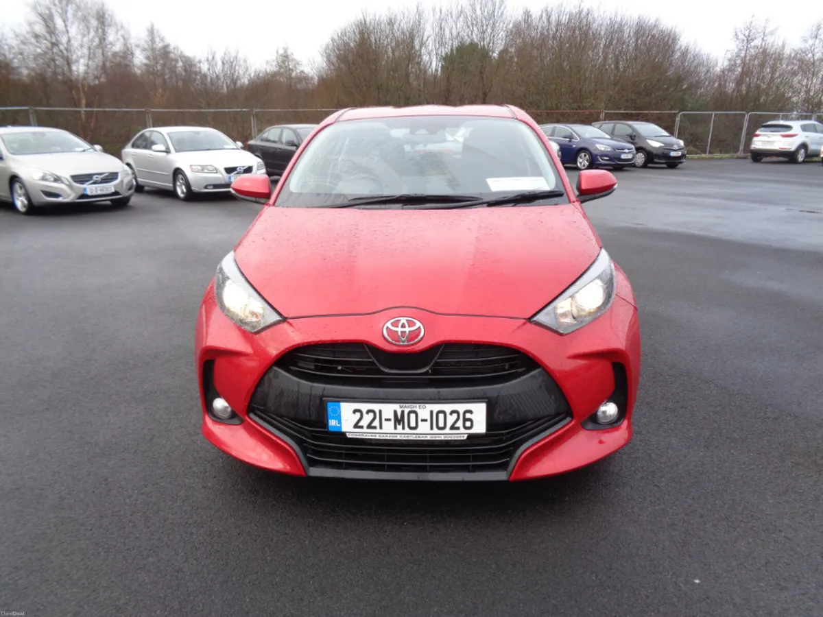Toyota Yaris 1.0 Luna 4DR - Image 1