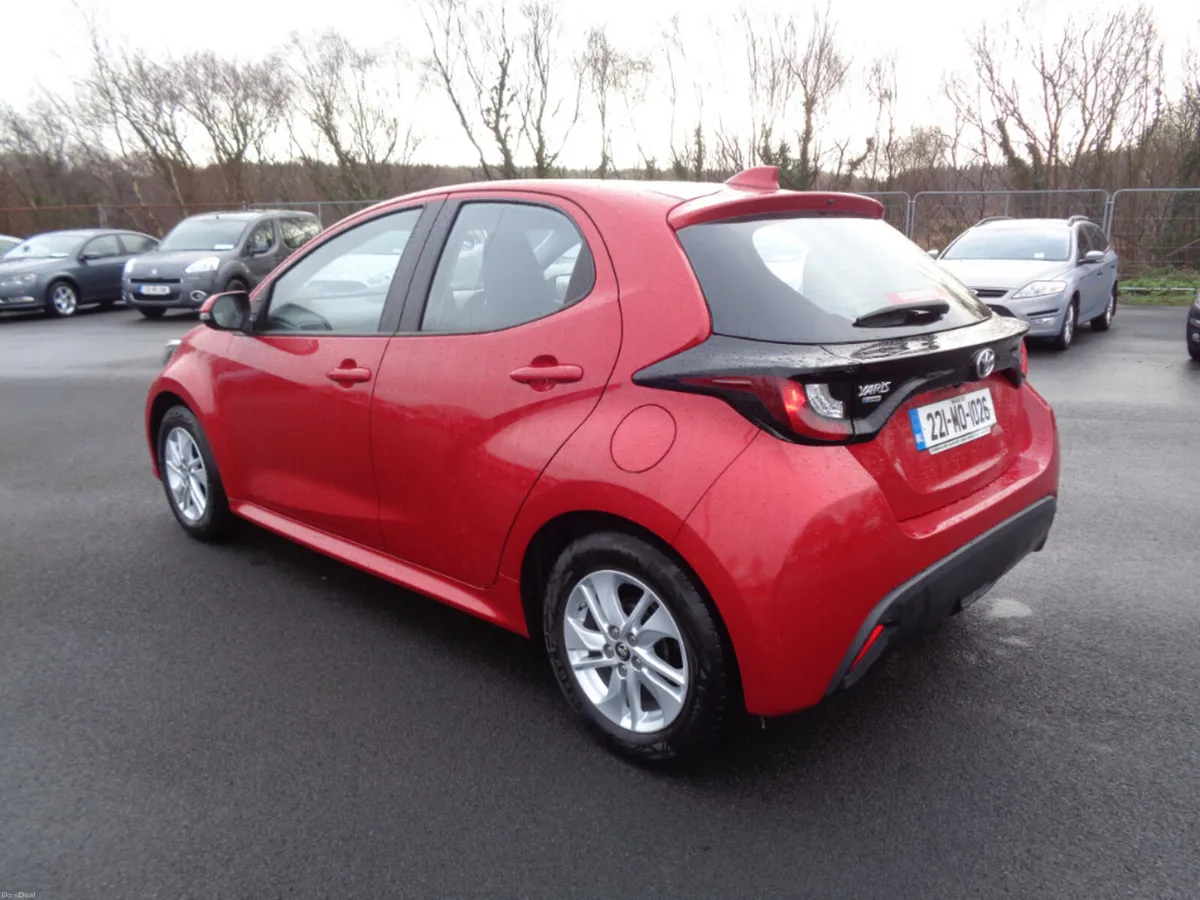 Toyota Yaris 1.0 Luna 4DR - Image 3