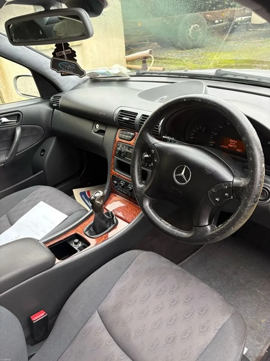 2004 Mercedes-benz C-class - Image 2