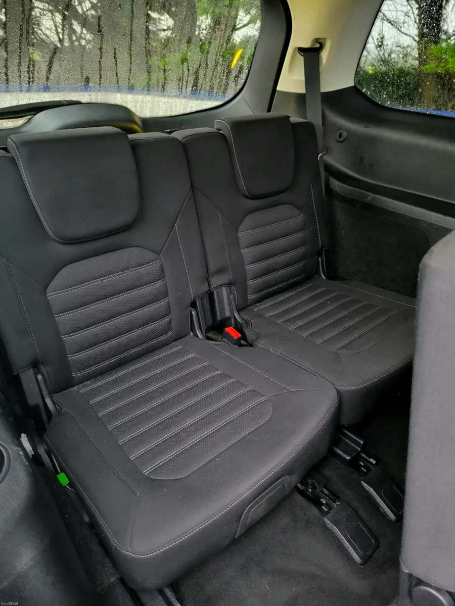 Ford Galaxy Highest Spec Immaculate - Image 4