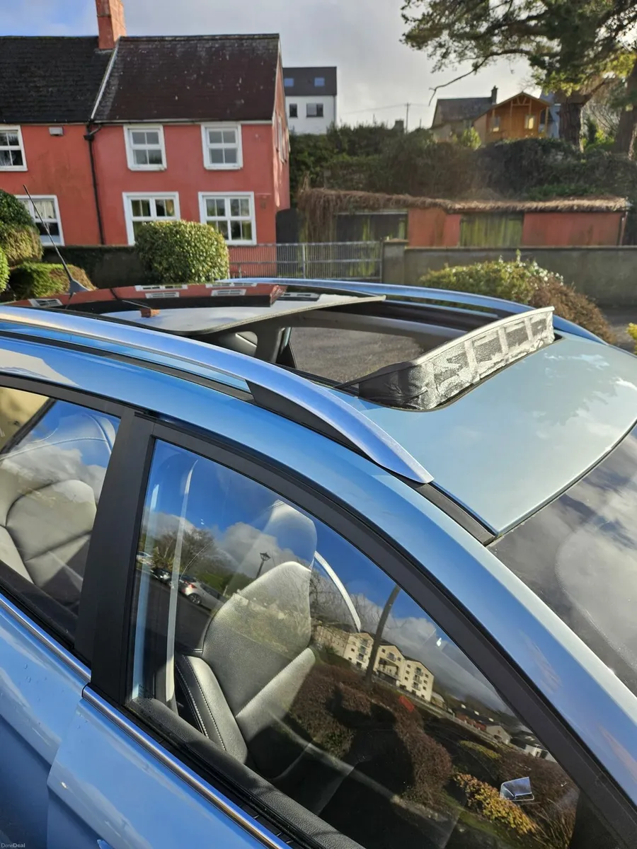 MG ZS EV only 12,000 miles - Image 4