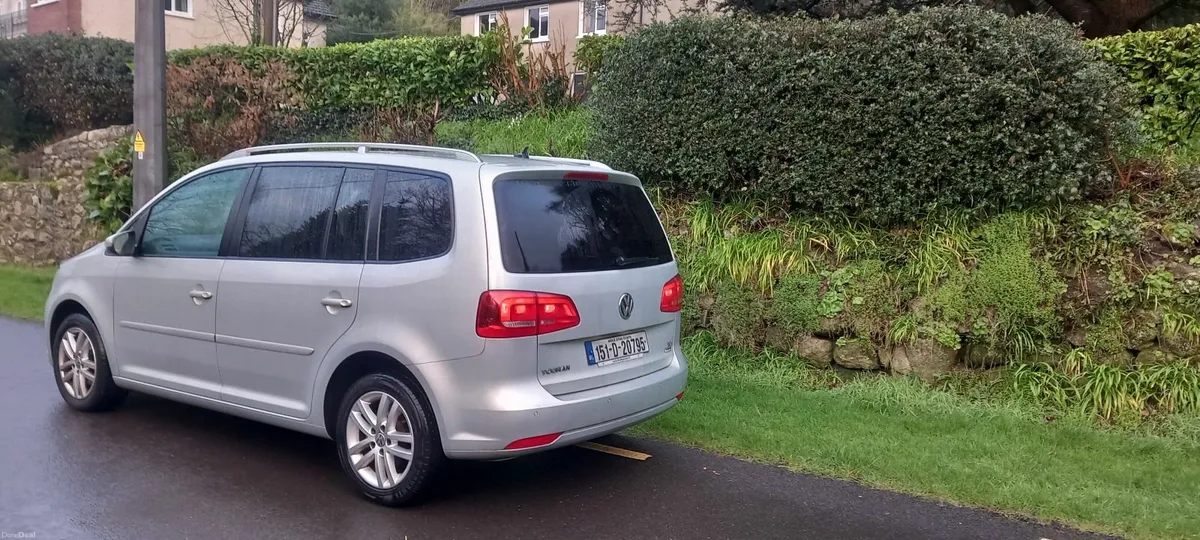 Volkswagen Touran 2015 - Image 2
