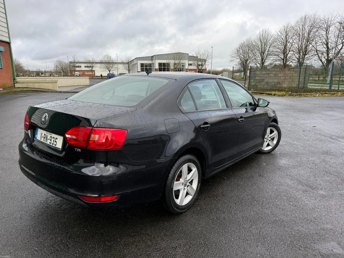 2011 Volkswagen Jetta 1.6 Tdi DSG Automatic - Image 4