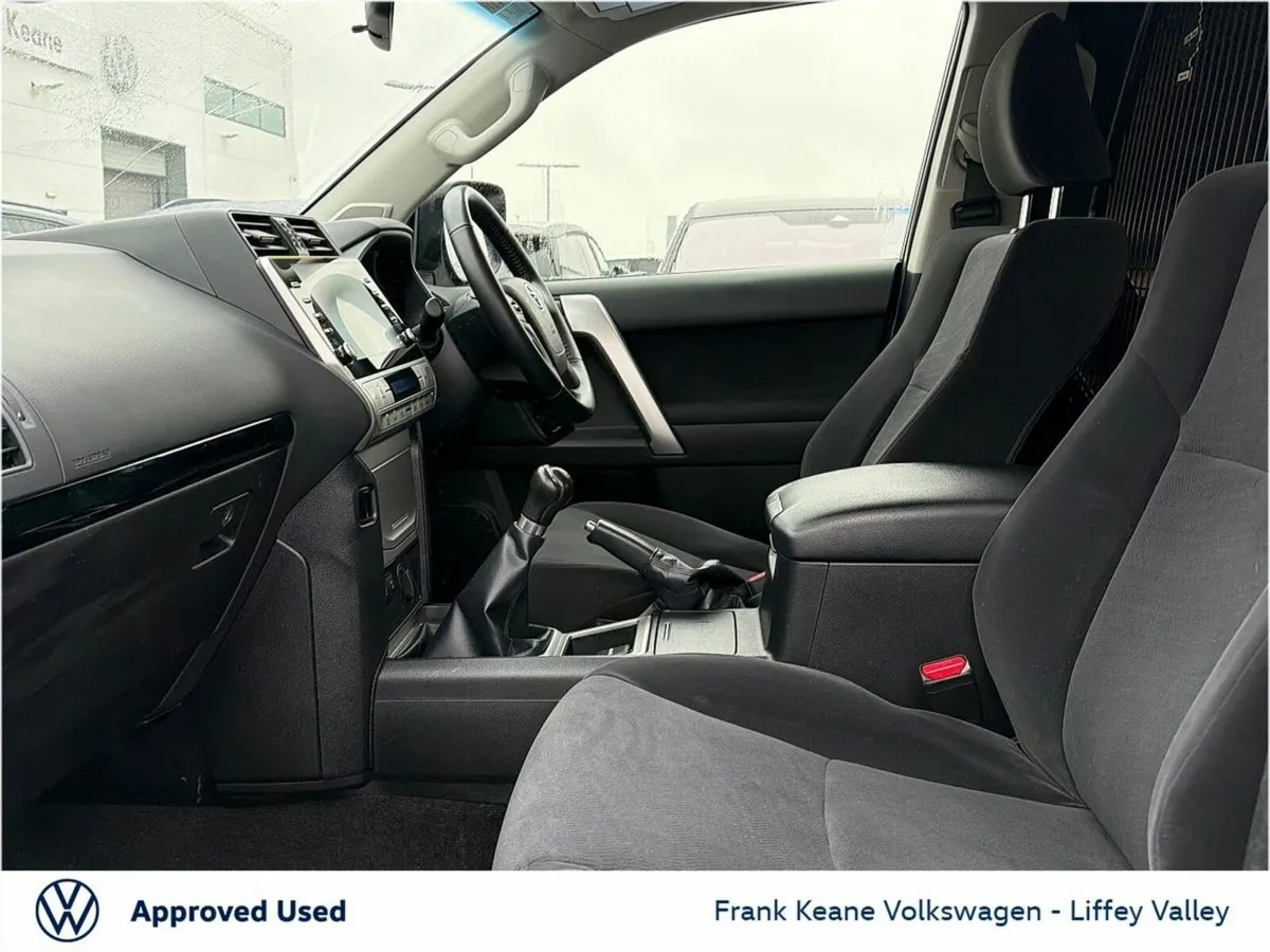 Toyota Land Cruiser LWB COMMERCIAL *WHITE* *€40,64 - Image 4