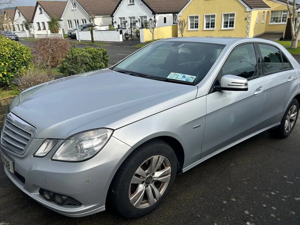 Mercedes-Benz E-Class 2011 - Image 3