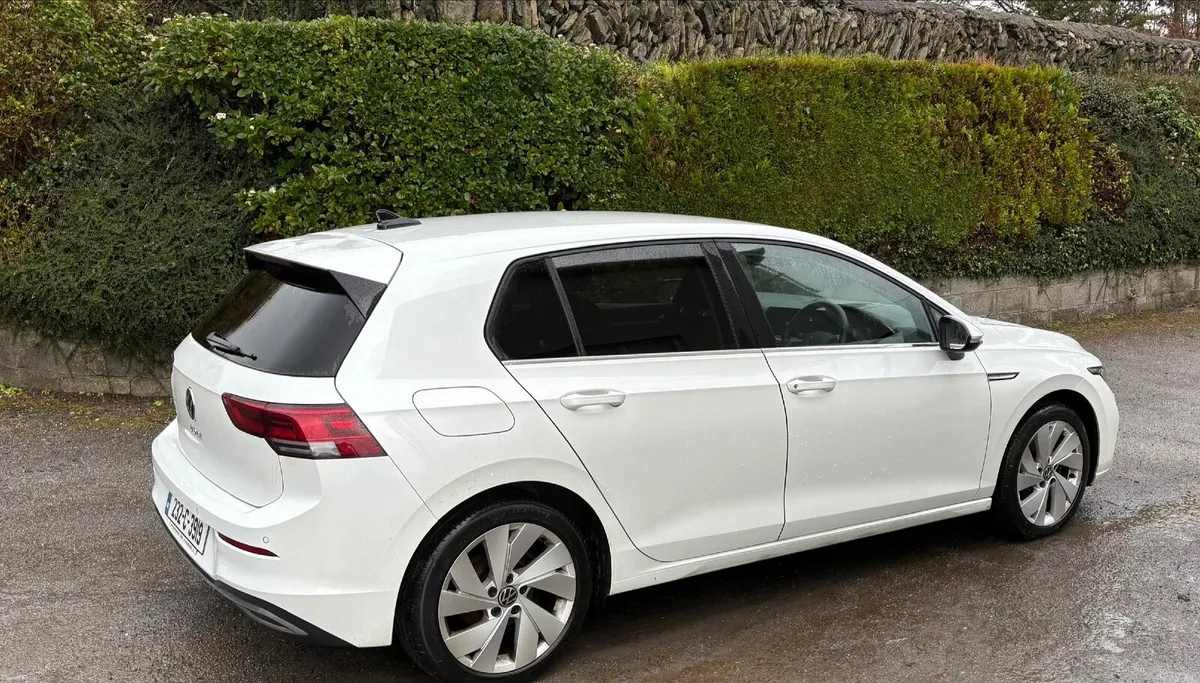 Volkswagen Golf 2023 - Image 4