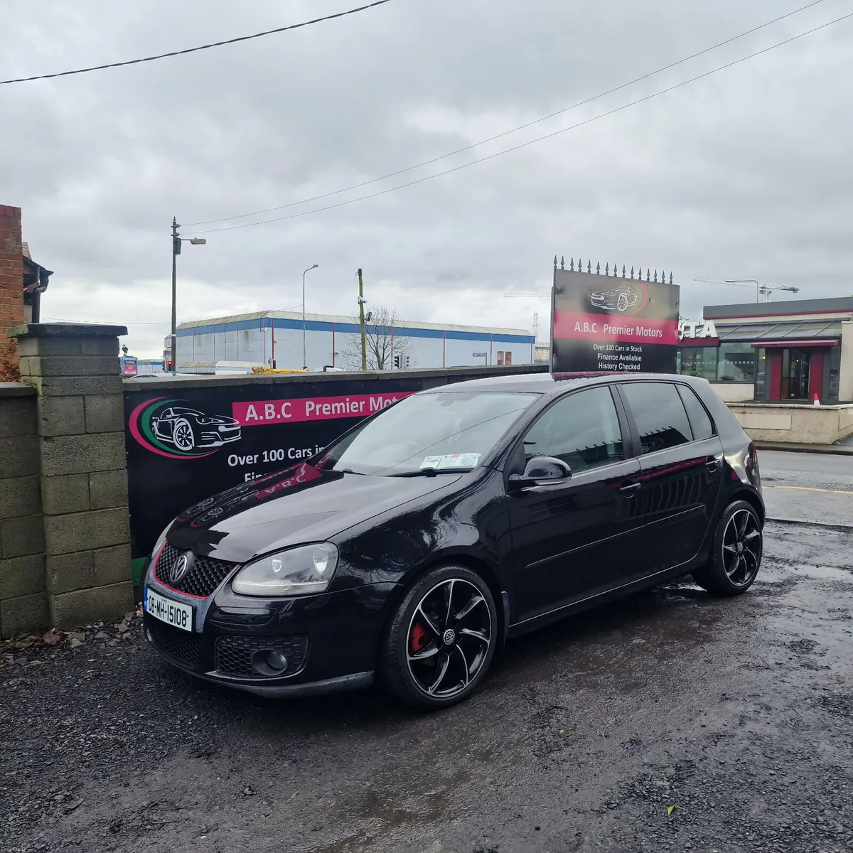 Volkswagen Golf 2.0 TDI GT Sport 140bhp - Image 2