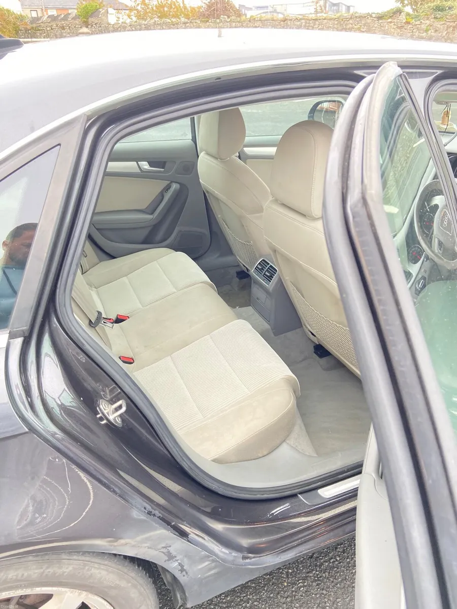 Audi A4 2010 - Image 4