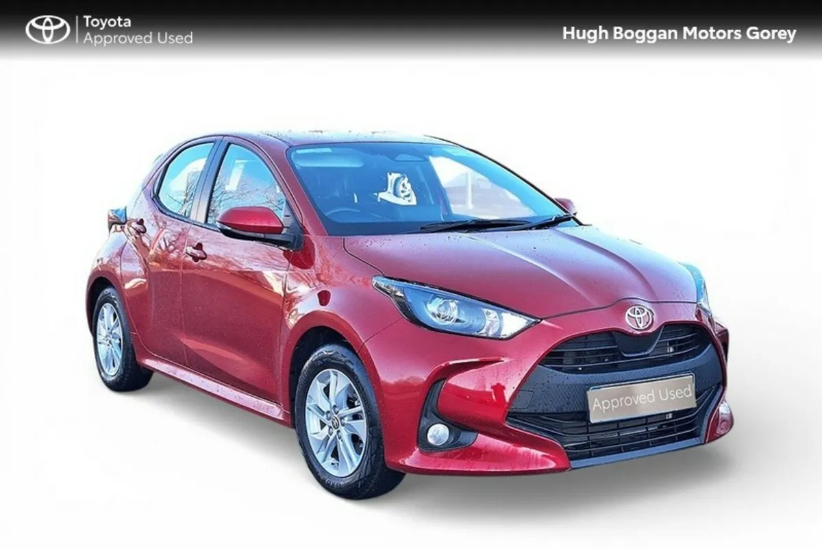Toyota Yaris 1.5 HYBRID LUNA 4DR AUTO - Image 1