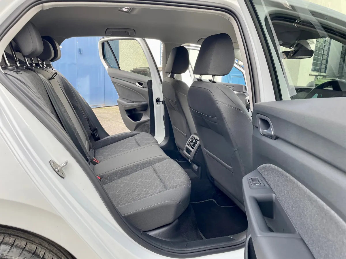 Volkswagen Golf Life 2.0TDI Diesel 115BHP Man,2023 - Image 4