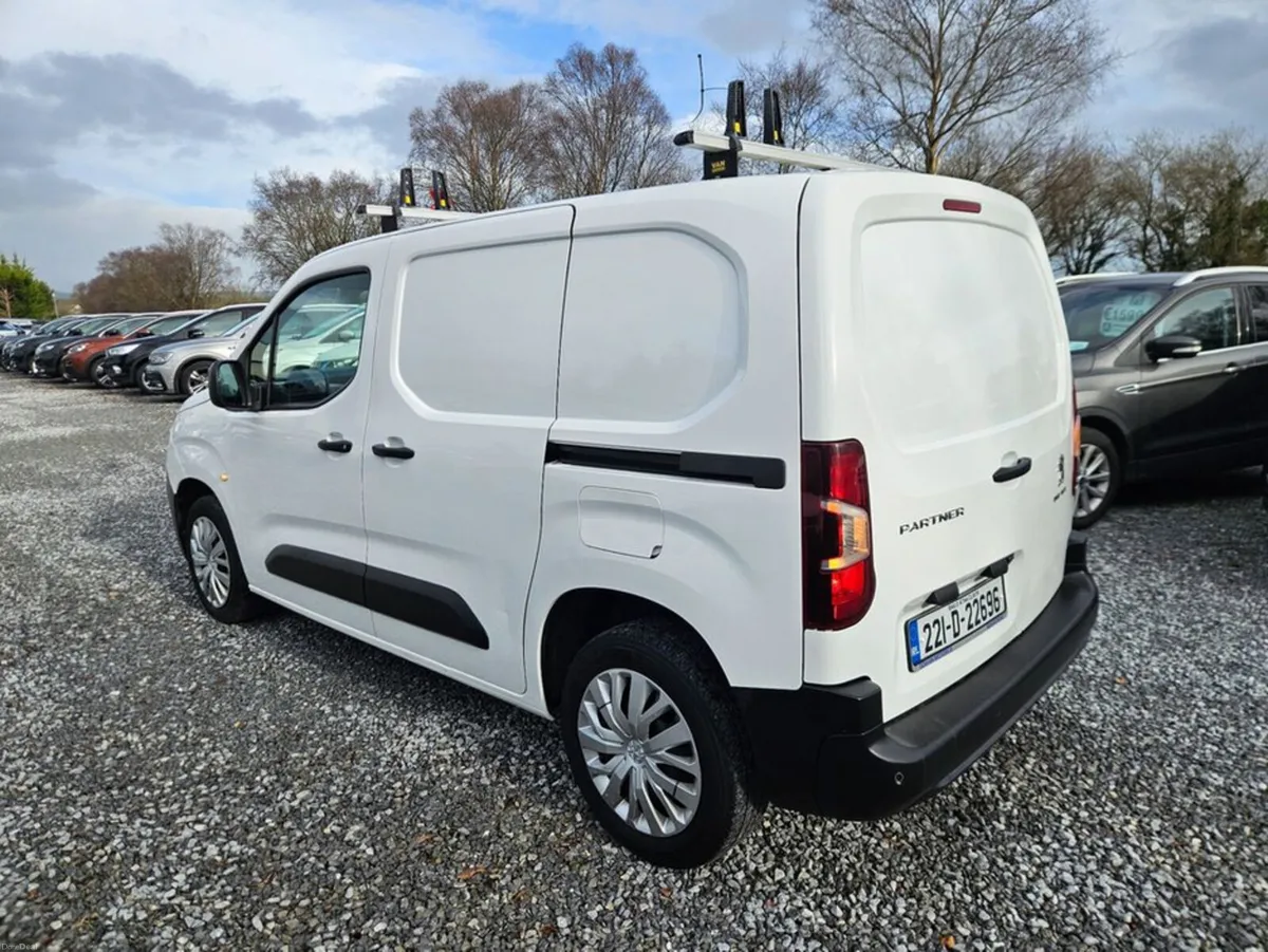 Peugeot Partner Professional Plus 1.5 Blue HDI - Image 2