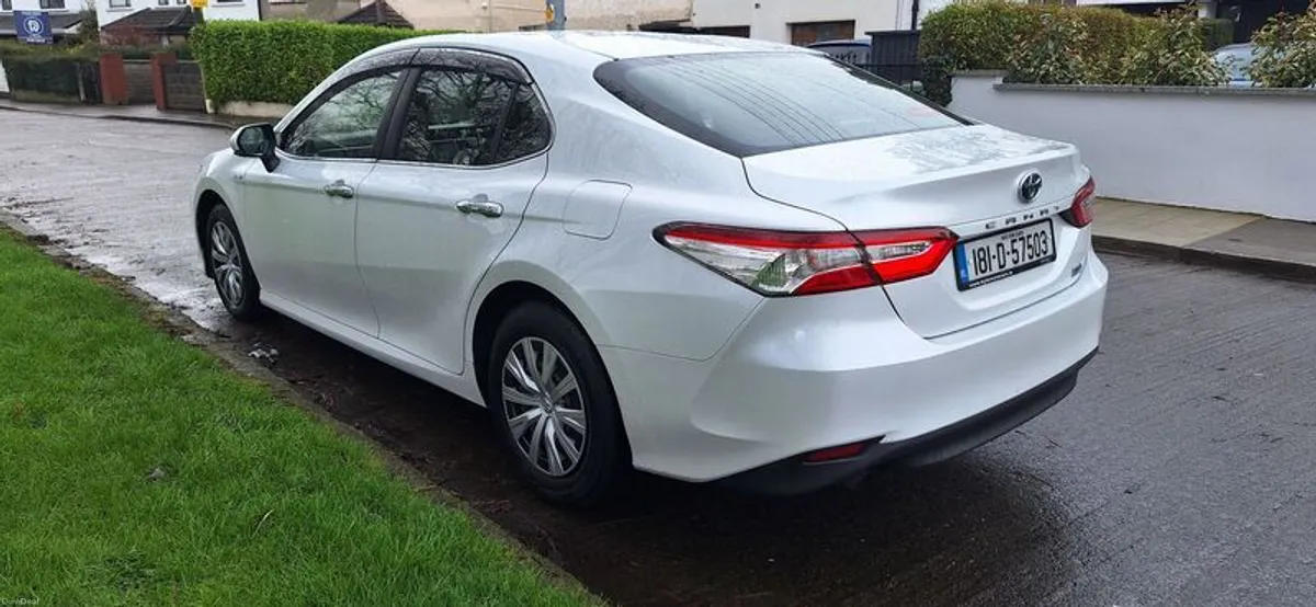 2018 Toyota Camry - Image 4