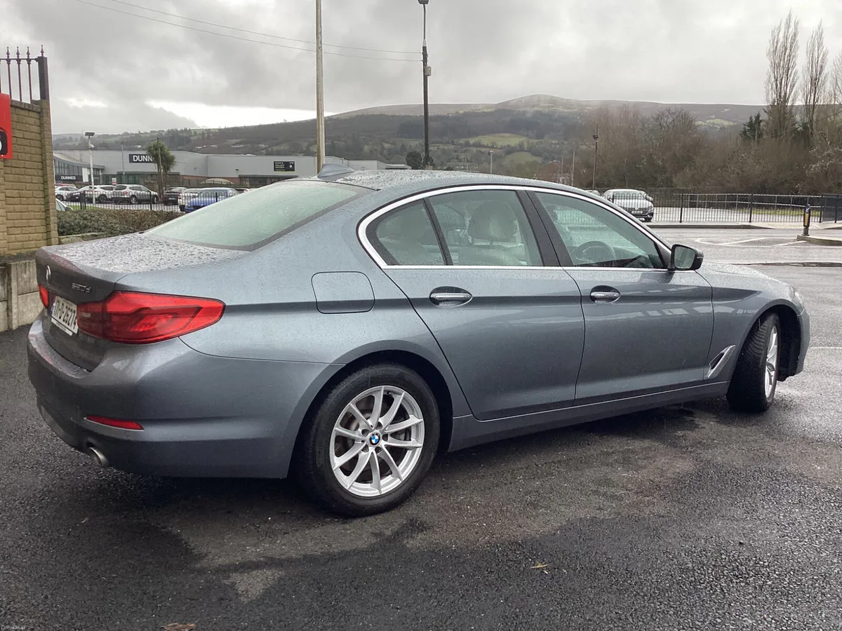 BMW 5-Series ** AUTOMATIC * SAT NAV - Image 4