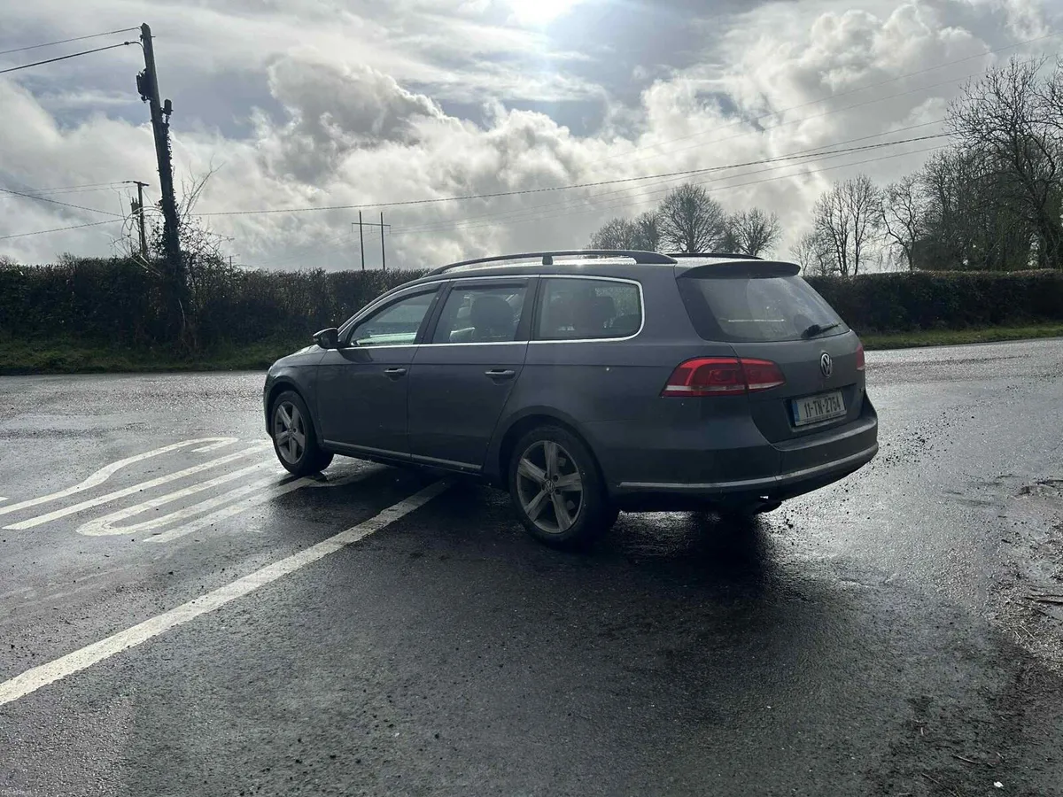 2011 Volkswagen Passat estate - Image 2
