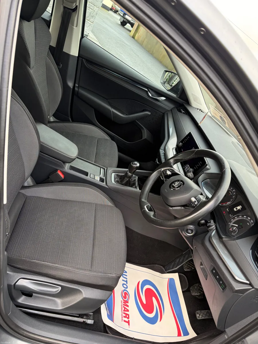 Skoda Octavia Manual Ambition 2.0Diesel - Image 6