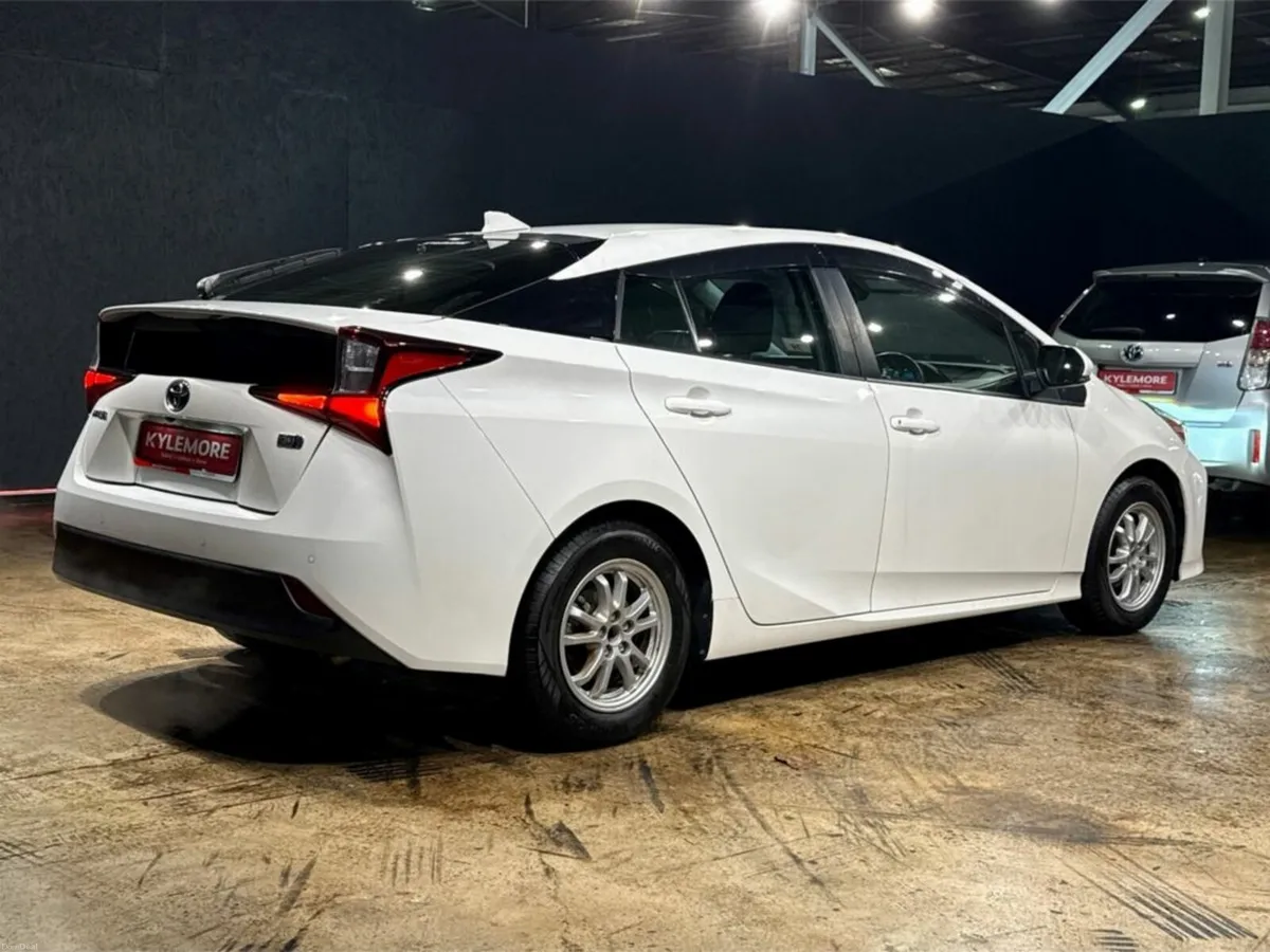Toyota Prius 1.8 HYBRID - AUTOMATIC - ALLOY WHEELS - Image 4