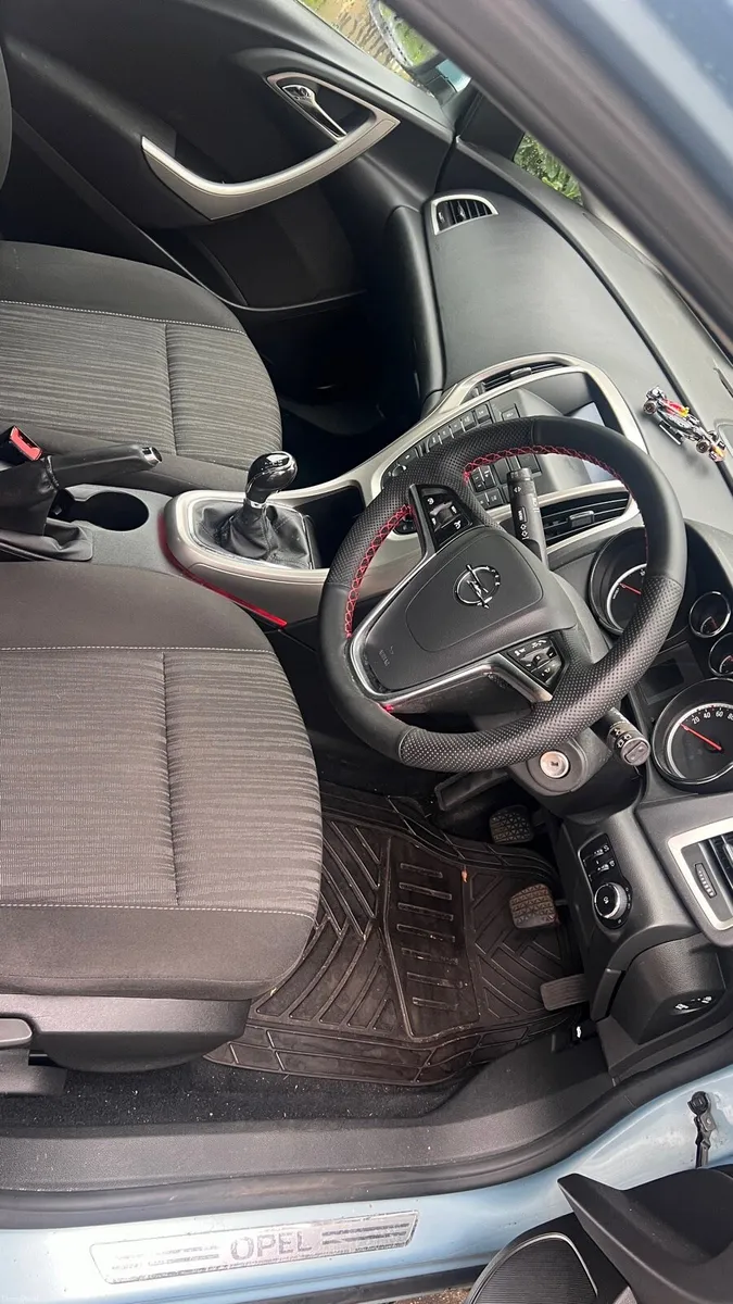 Opel Astra 2010 1.7 CDTI - Image 3