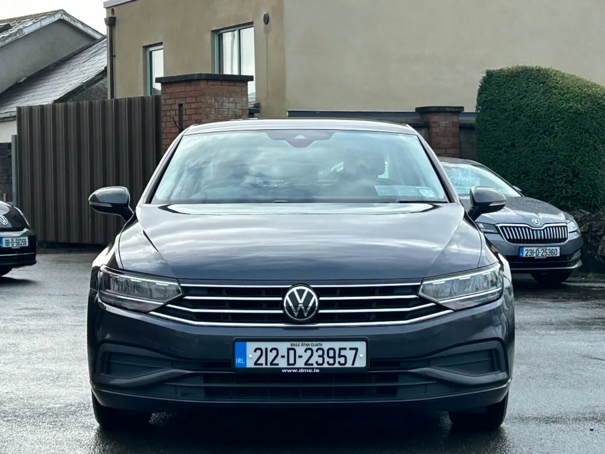 Volkswagen Passat 2.0TDI M6F 150BHP *1 OWNER & FSH - Image 2
