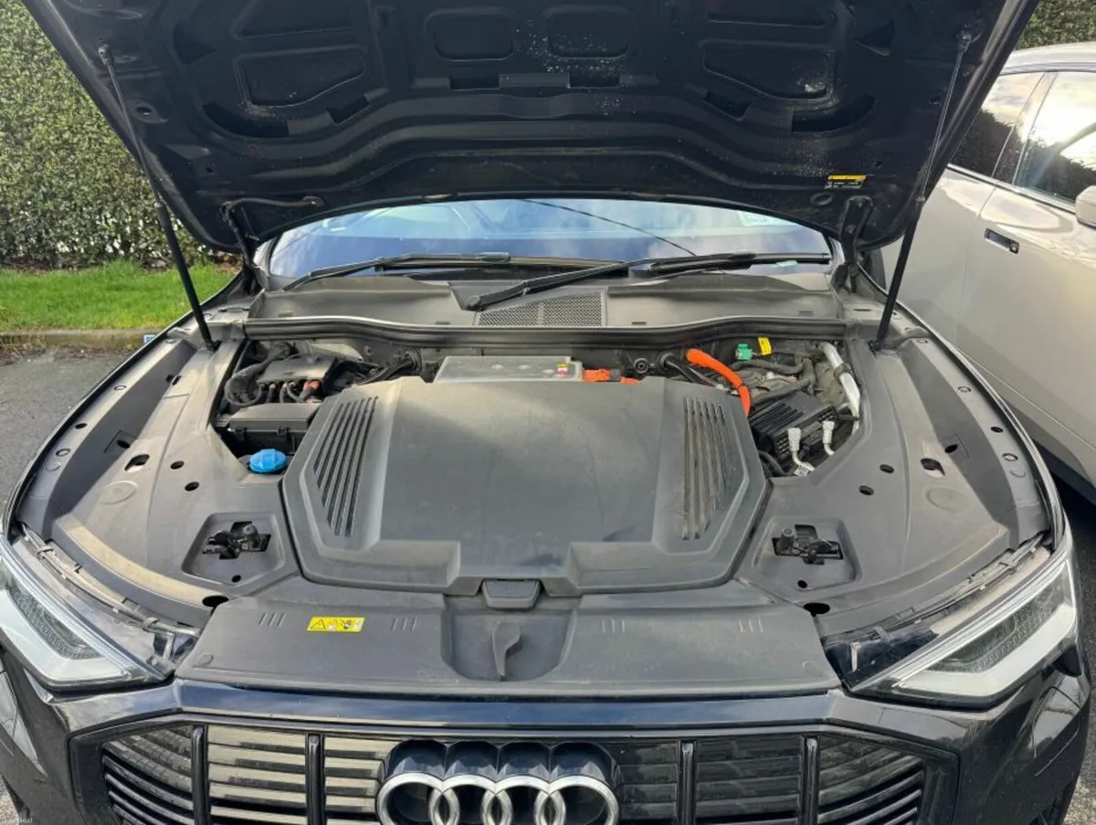 Audi e-tron 2019 - Image 3