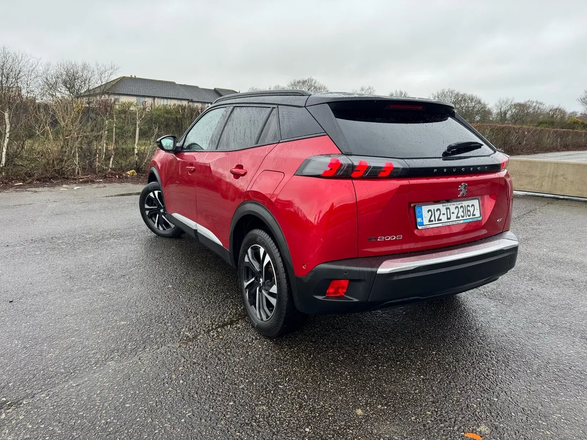 Peugeot 2008 GT EV AUTO - Image 4