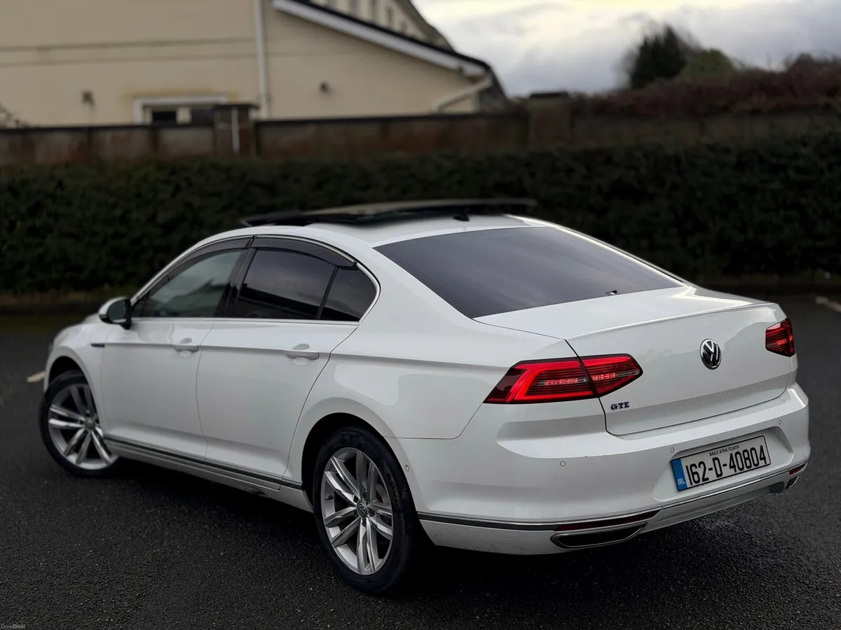 2016 VW PASSAT GTE SUNROOF - Image 3
