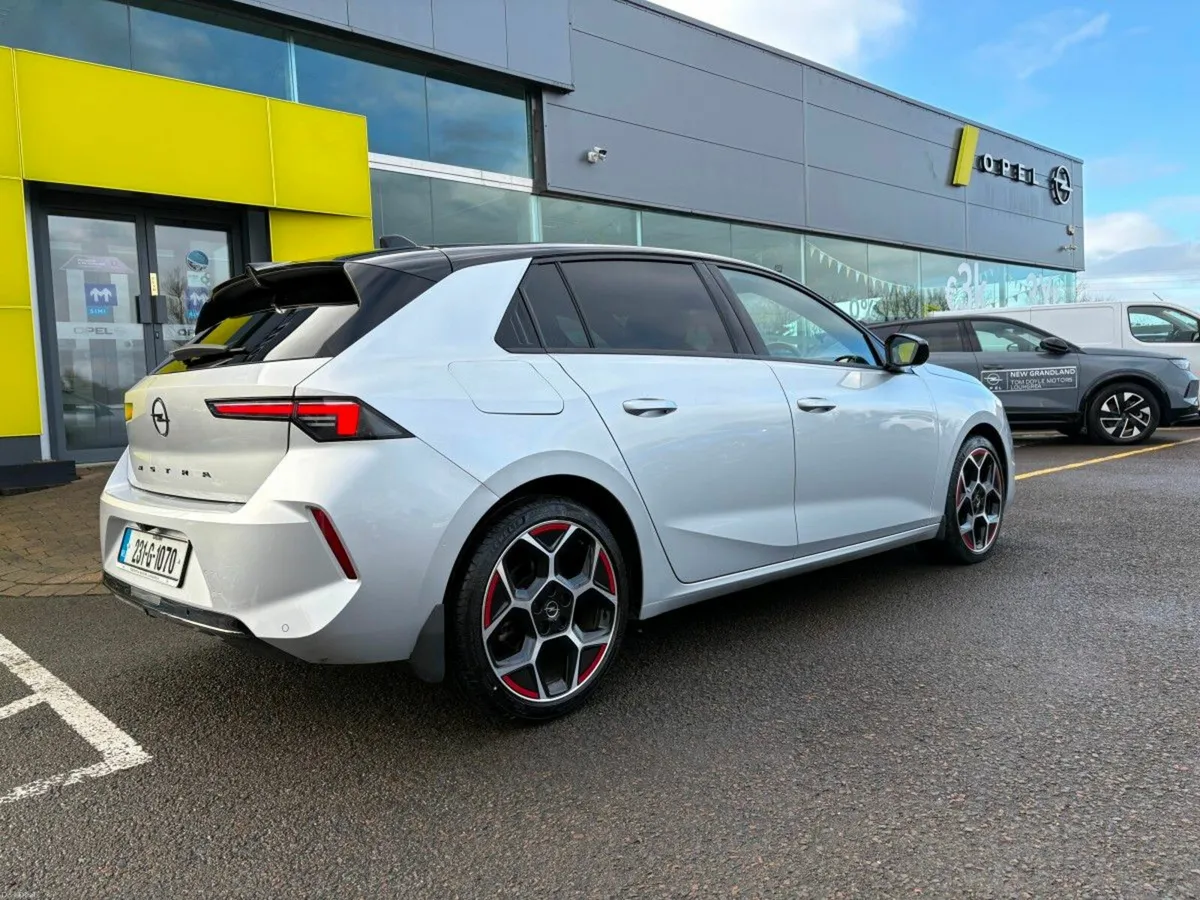 Opel Astra GS 1.2 Turbo 130PS 6 Speed - Image 2