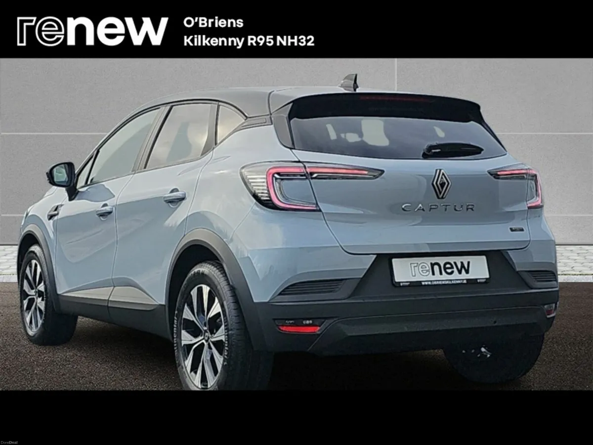 Renault Captur techno full hybrid E-Tech 160 Auto - Image 3