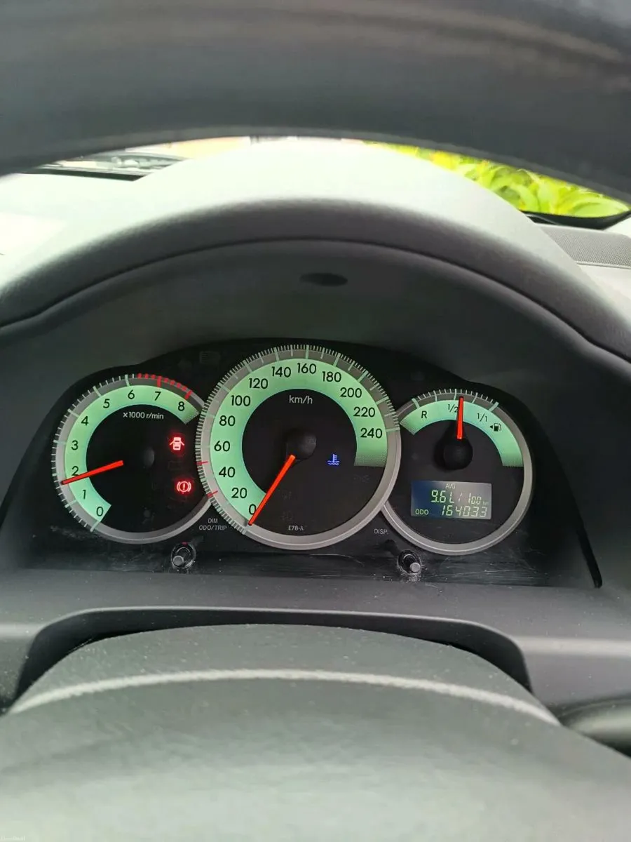 Toyota corolla verso - Image 4