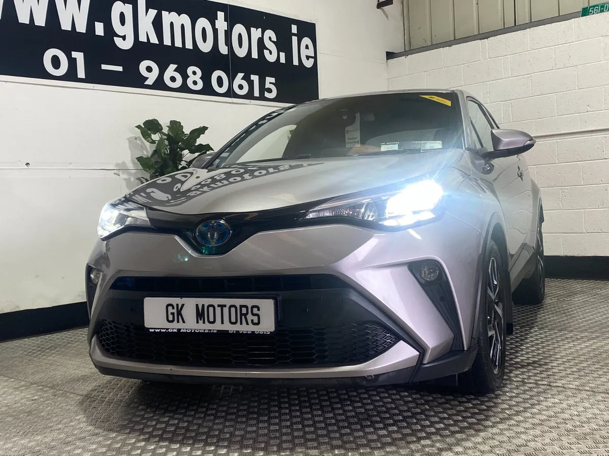 Toyota C-HR 2020//HYBRID//FINANCE AVAILABLE// - Image 2