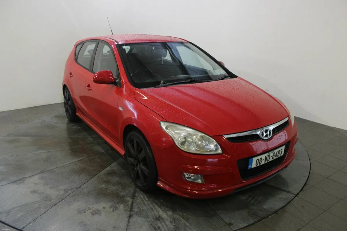 Hyundai i30 1.6 CRDi 115bhp Premium - TENDER 35 - Image 1