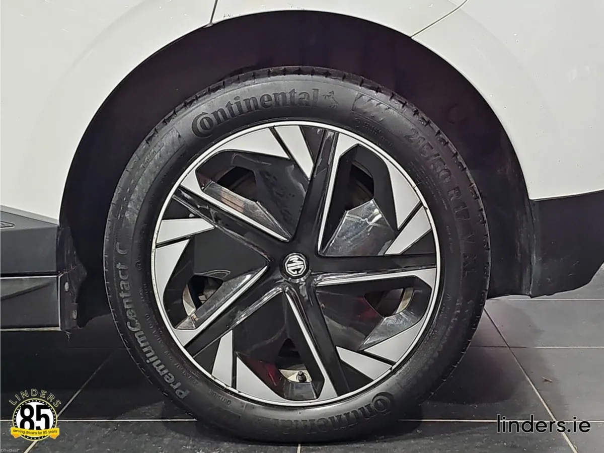 MG MG4 MG4 LR Excite - Image 4