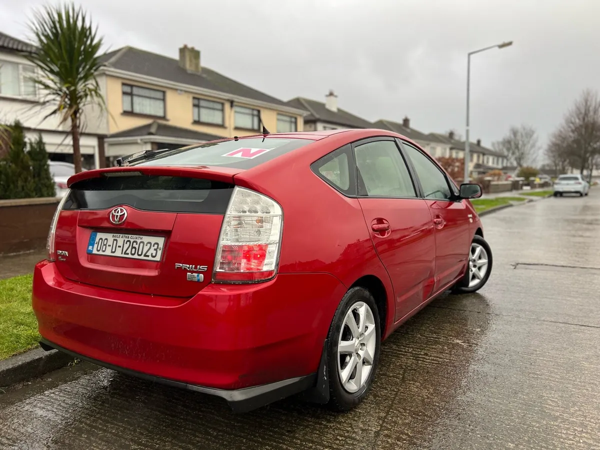 Toyota Prius - Image 4