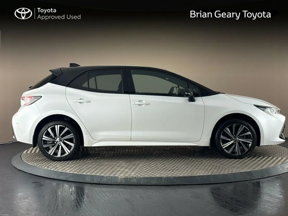 Toyota Corolla HYBRID LUNA SPORT H/B - Image 3