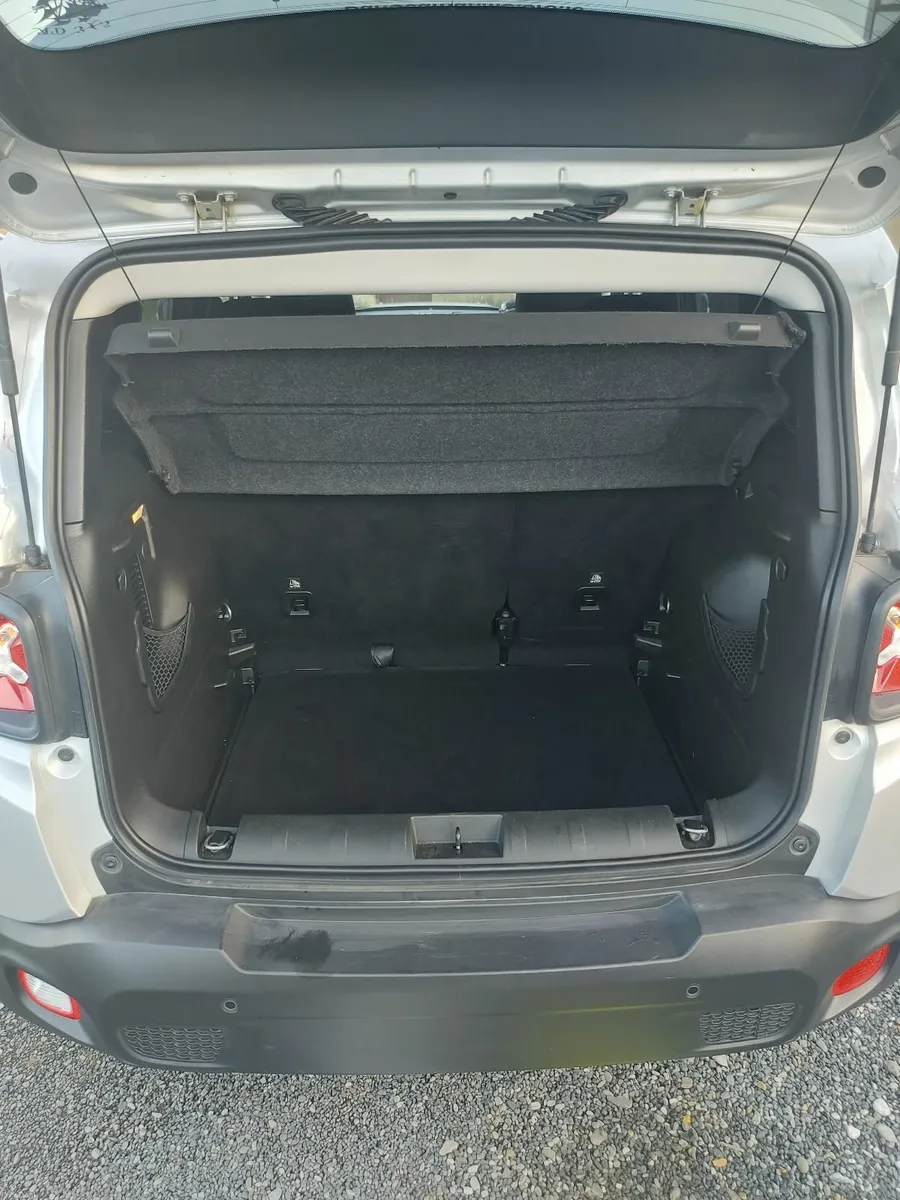 Jeep Renegade 2018 Longitude - Image 2